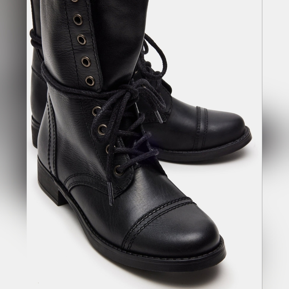 Steve Madden Women's Troopa Black Lace-Up Boots - BRAND NEW